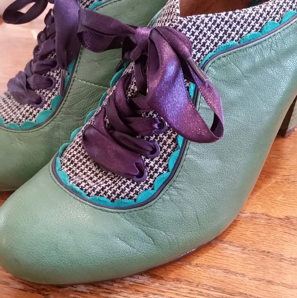 Poetic License Green "Backlash" Oxfords
